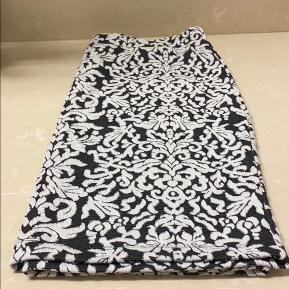 Loft  Pencil Skirt - Picture 4 of 4